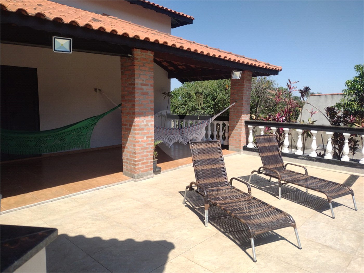 Casa à venda com 3 quartos, sendo 1 suíte, no condomínio Acmti - Colinas do Mosteiro, Terras de Itaici e Recanto dos Pássaros, Indaiatuba - SP