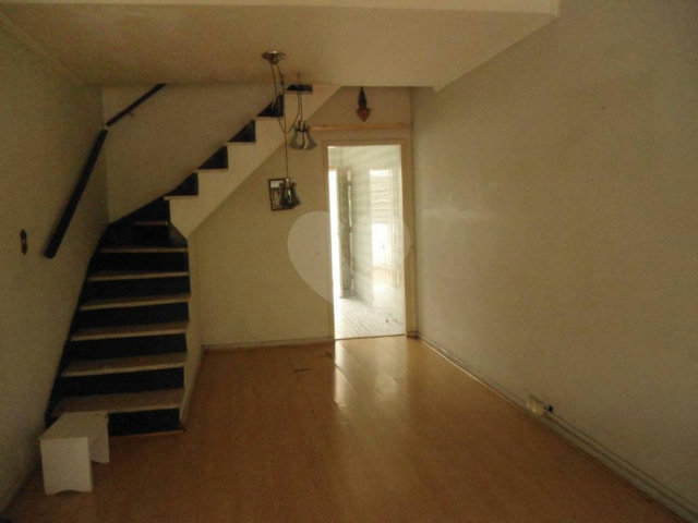 Sobrado à venda com 2 quartos em Parada Inglesa, São Paulo, SP