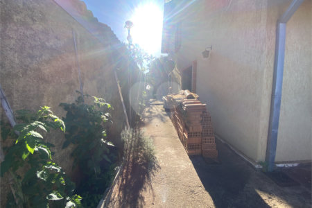 Casa à venda com 3 quartos, sendo 1 suíte, em Parque Residencial Monte Carlo, Ponta Porã, MS