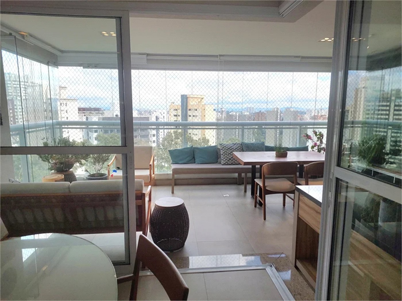 Apartamento à venda com 4 quartos, sendo 2 suítes,  em Vila Suzana, São Paulo, SP