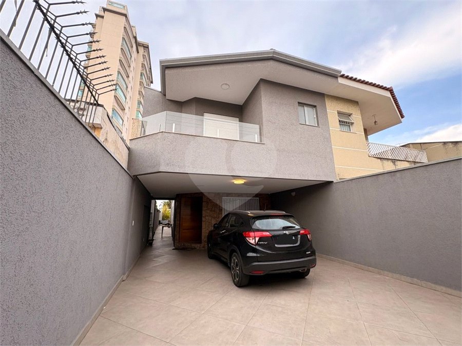 Sobrado à venda com 3 suítes em Vila Milton, Guarulhos, SP