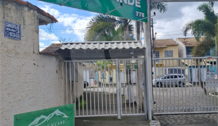Casa à venda com 2 quartos, sendo 1 suíte,  no condomínio Campina Grande, Rio de Janeiro - RJ