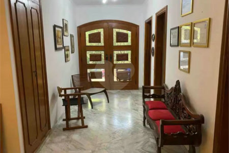 Sobrado à venda ou para alugar com 8 quartos, sendo 4 suítes, em Jardim Marajoara, São Paulo, SP