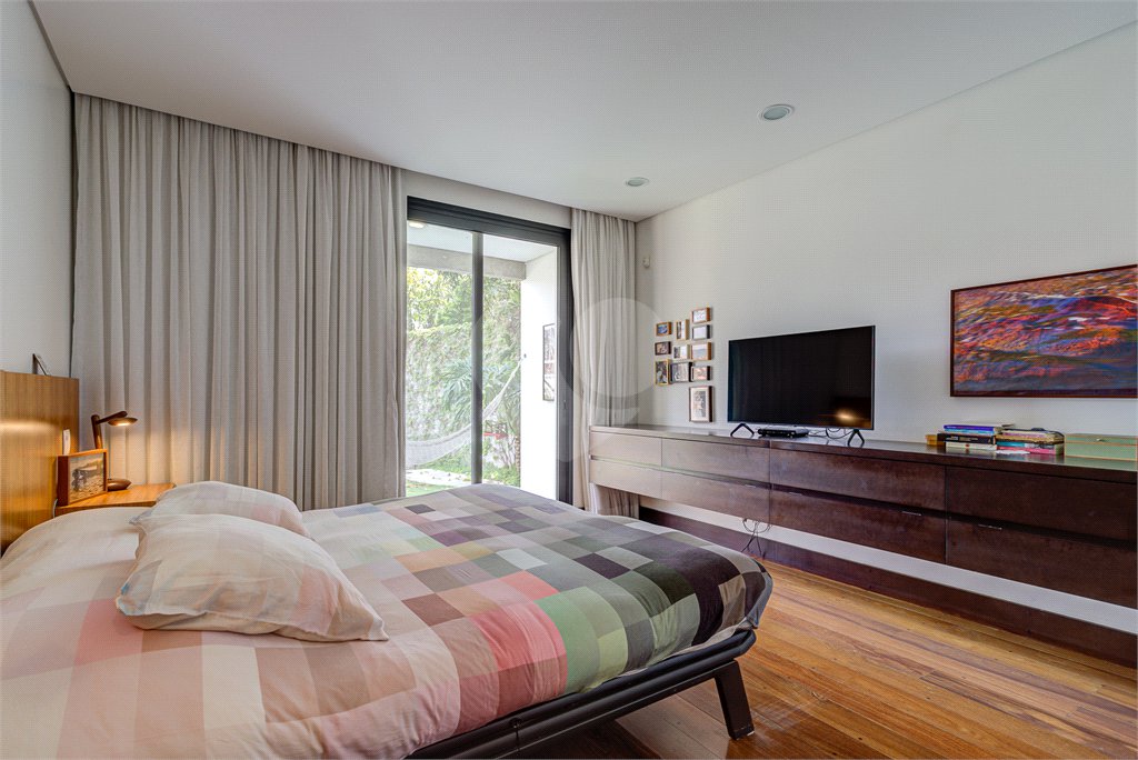 Casa à venda com 3 suítes em Alto da Boa Vista, São Paulo, SP