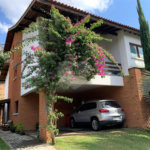 Casa à venda com 4 quartos, sendo 2 suítes, no condomínio Residencial Ypê Branco II, São Paulo - SP