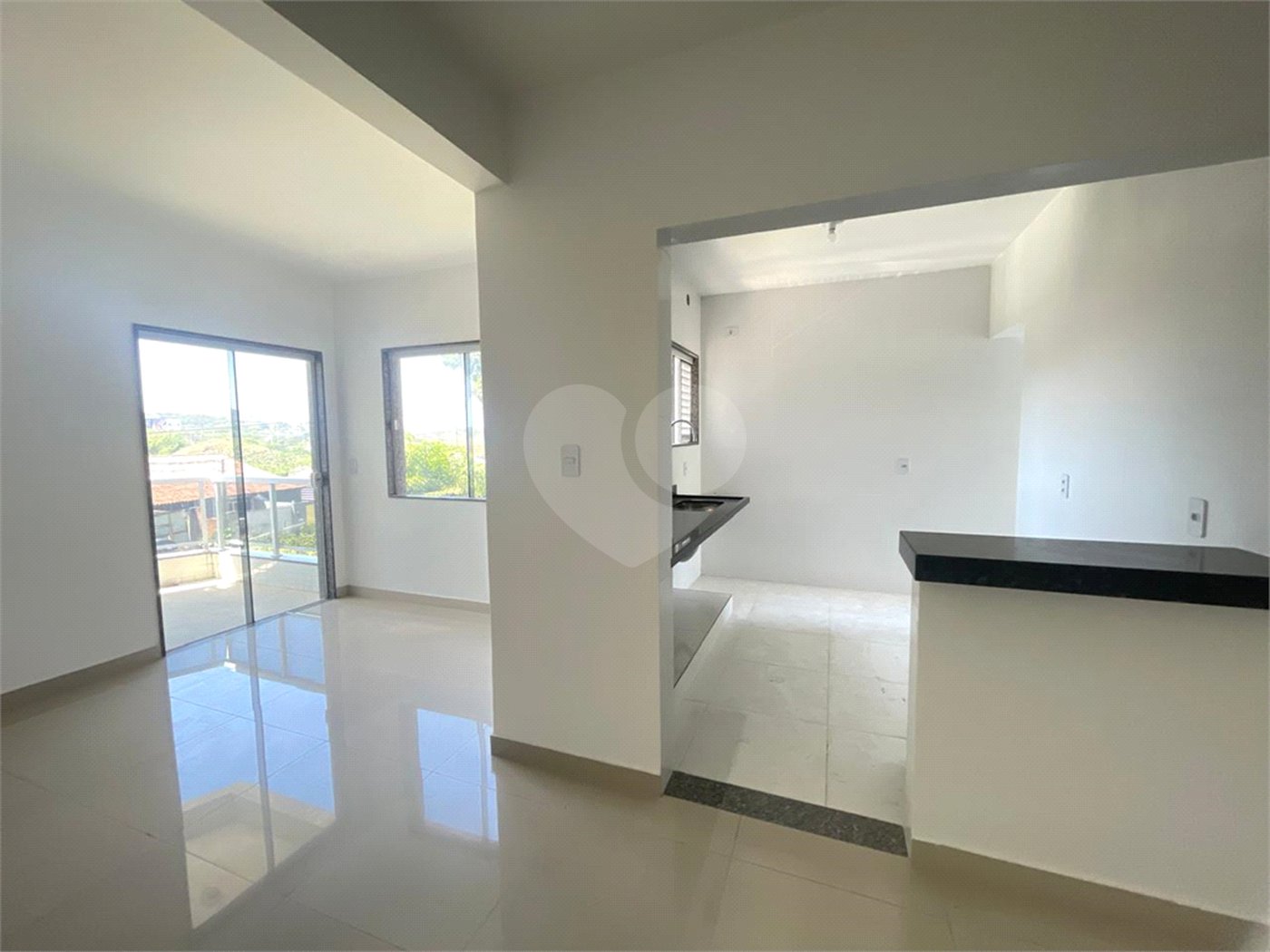 Apartamento à venda com 2 quartos, sendo 1 suíte, em Fluminense, São Pedro da Aldeia, RJ