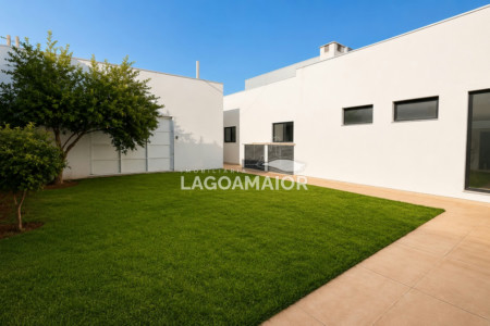 Casa à venda com 3 quartos, sendo 3 suítes, no condomínio Residencial Costa Leste, Três Lagoas - MS