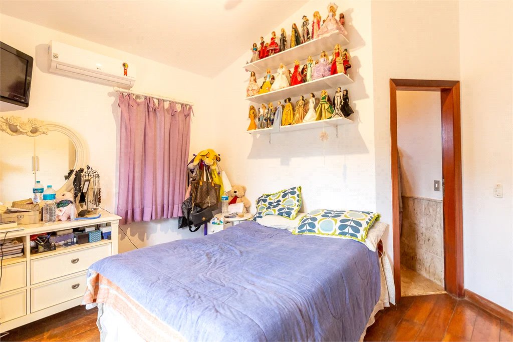 Casa à venda com 4 quartos, sendo 2 suítes, em Brooklin Paulista, São Paulo, SP