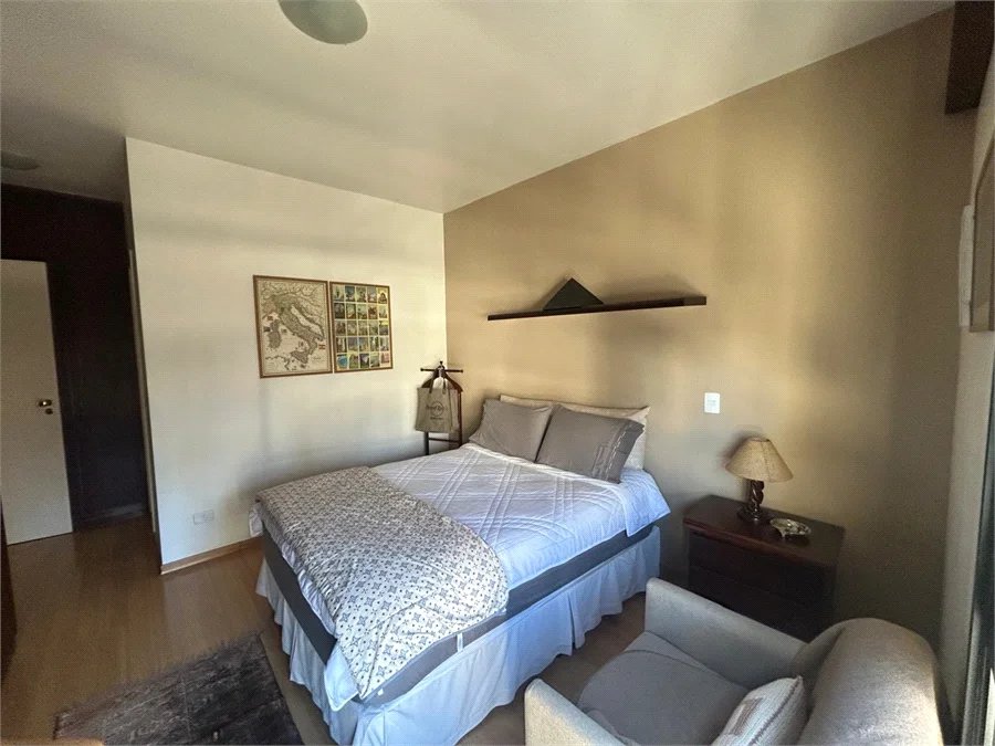 Apartamento à venda com 4 quartos, sendo 2 suítes,  em Pinheiros, São Paulo, SP