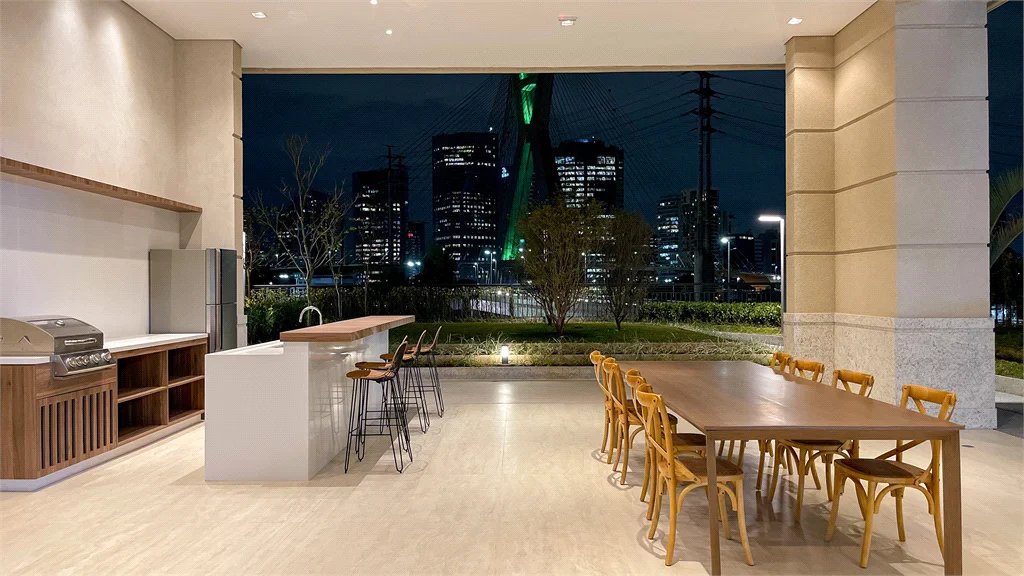 Apartamento à venda com 4 suítes em Real Parque, São Paulo, SP