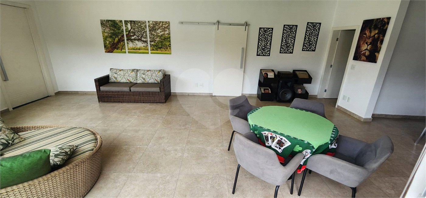 Casa à venda com 4 quartos, sendo 2 suítes, no condomínio Marinas, Bom Jesus dos Perdões - SP