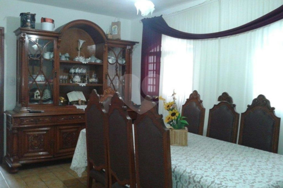 Sobrado à venda com 5 quartos, sendo 1 suíte, em Vila Mazzei, São Paulo, SP