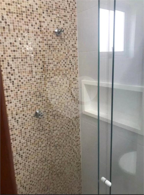 Casa à venda ou para alugar com 2 suítes no condomínio Residence Adelina, São Paulo - SP