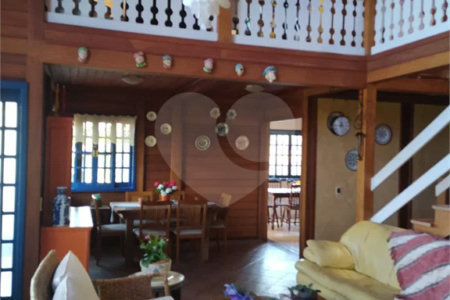 Casa à venda com 7 quartos, sendo 3 suítes, em Fazenda Marajoara, Campo Limpo Paulista, SP
