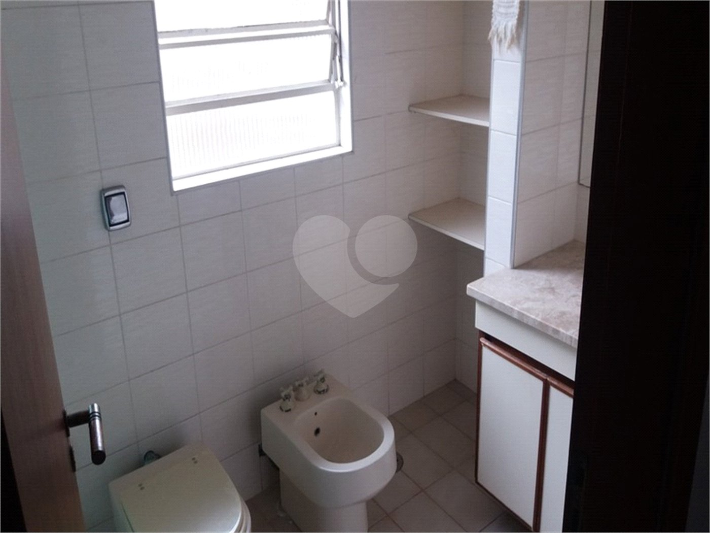 Sobrado à venda com 4 quartos, sendo 3 suítes, em Interlagos, São Paulo, SP