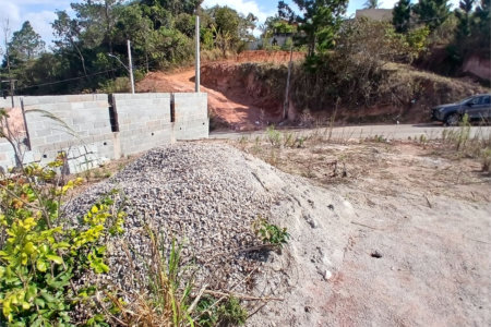 Terreno com 1000 m² à venda no Jardim Estância Brasil, com vista para a Pedra Grande