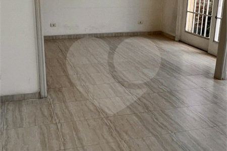 Sobrado à venda ou para alugar com 3 quartos, sendo 1 suíte, em Alto da Lapa, São Paulo, SP