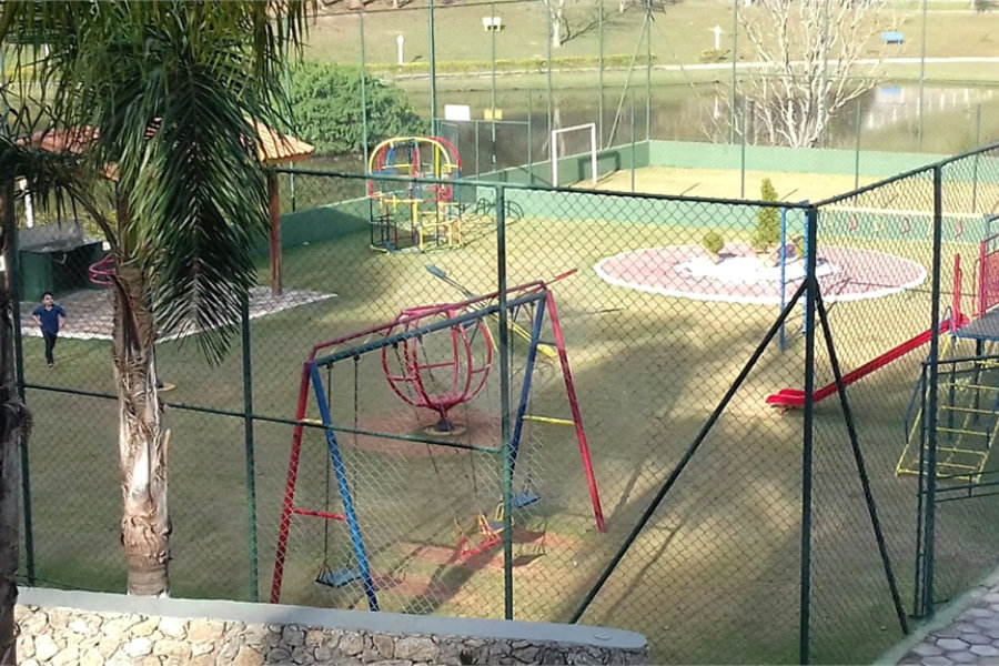 Casa à venda ou para alugar com 3 quartos, sendo 1 suíte, no condomínio Alpes de Caieiras, Caieiras - SP