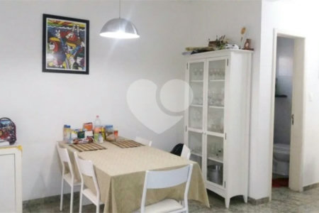 Lindo Sobrado em Condomínio