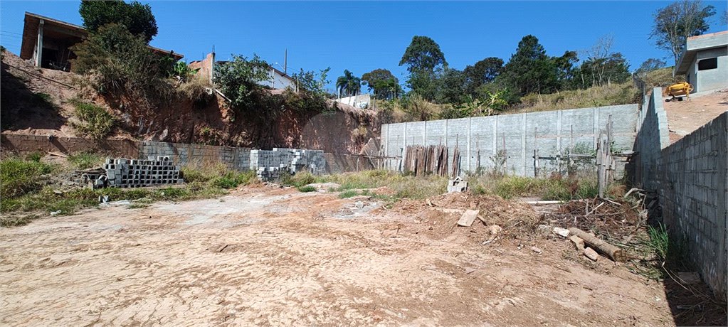 Terreno em Atibaia com 681 metros, pronto para construir, excelente localização, aceita financiamento