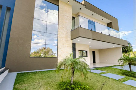 Indaiatuba - Condomínio Milano - Sobrado - 350 m² de terreno - 240 m² de área construída - 4 vagas de garagem, sendo 2 cobertas - Salas de estar e jantar integradas - 3 suítes com closet e varanda no pavimento superior - Escritório no térreo - Espaço gourmet com churrasqueira - Banheiro externo