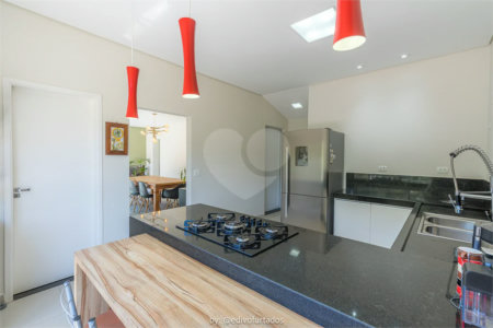 Casa à venda com 4 suítes no condomínio Vale da Santa Fé, Vinhedo - SP