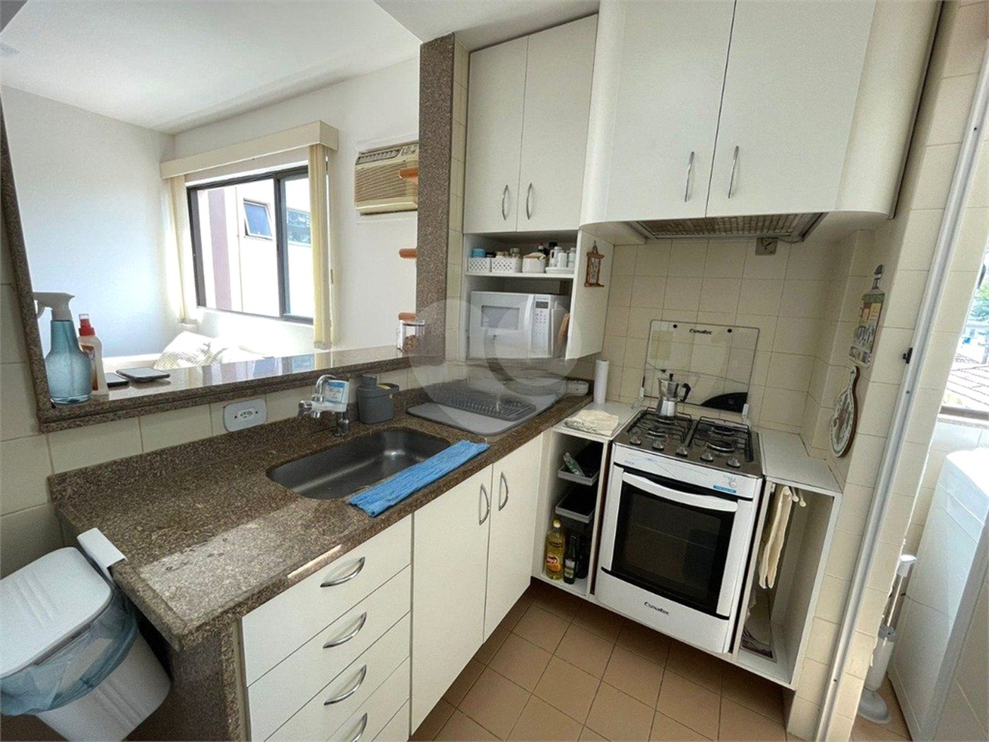 Apartamento à venda com 2 quartos, sendo 1 suíte, em Humaitá, Rio de Janeiro, RJ
