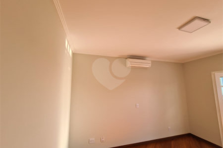 Casa à venda com 3 suítes no condomínio Estância Marambaia, Vinhedo - SP