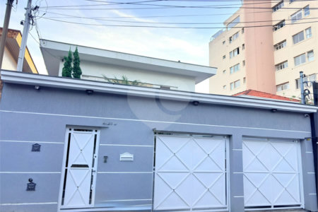 Sobrado à venda com 4 quartos, sendo 2 suítes, em Vila Paulicéia, São Paulo, SP