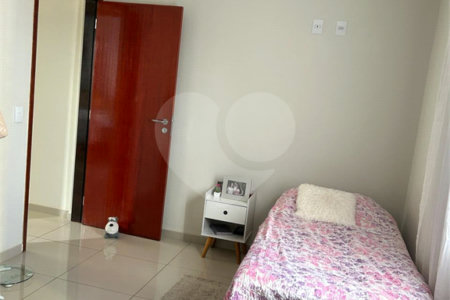 Casa à venda com 3 quartos, sendo 1 suíte,  no Centro, Mogi das Cruzes, SP