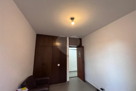 Casa à venda com 3 quartos, sendo 1 suíte, em Parque Três Meninos, Sorocaba, SP