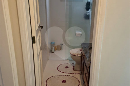 Apartamento à venda com 2 quartos em Parque Maria Domitila, São Paulo, SP