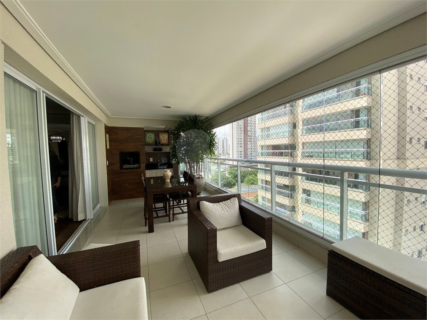 Apartamento à venda com 3 suítes em Barra Funda, São Paulo, SP