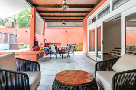 Casa à venda com 4 suítes no condomínio Residencial Chácara Monte Alegre, São Paulo - SP
