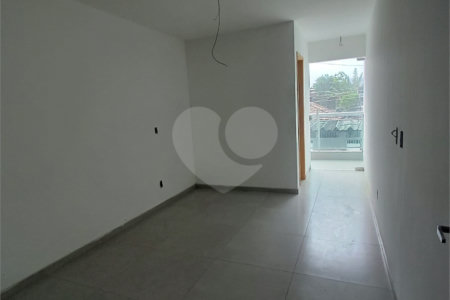 Casa à venda com 2 quartos, sendo 1 suíte, no condomínio Residencial Marlene Correia, Rio de Janeiro - RJ