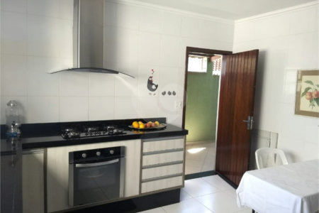 Casa à venda com 3 quartos, sendo 1 suíte, em Vila Galvão, Guarulhos, SP