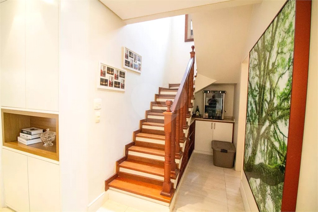Casa à venda com 4 quartos, sendo 3 suítes, no condomínio Residencial Sans Souci, São Paulo - SP