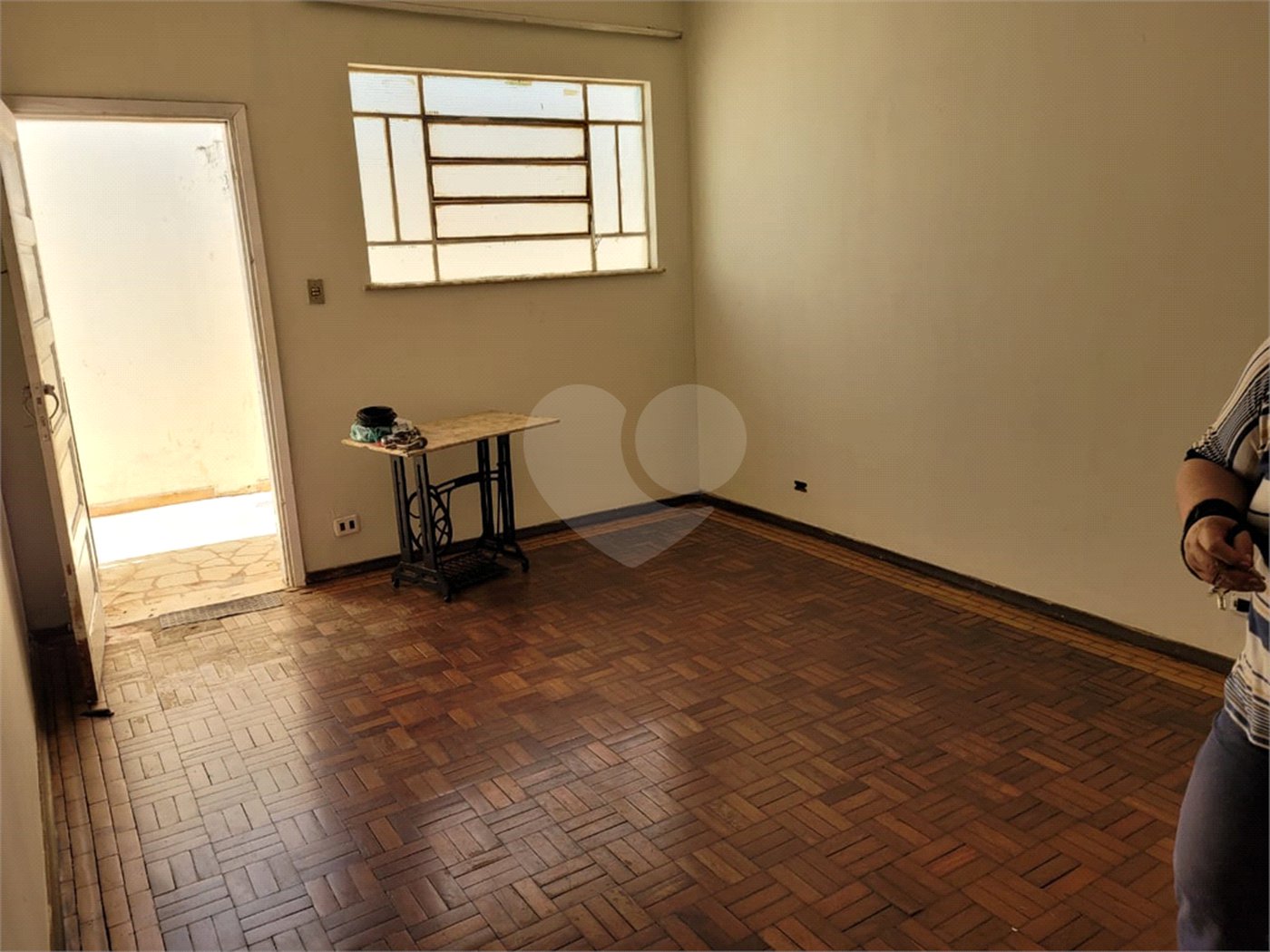 Casa Térrea com 3 dormitórios.