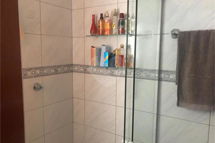 Casa à venda com 3 quartos, sendo 1 suíte, no condomínio Morada de Itapuã, São Paulo - SP