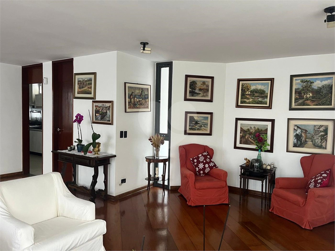 Casa à venda com 4 quartos, sendo 3 suítes, no condomínio Vitoria Regia, São Paulo - SP