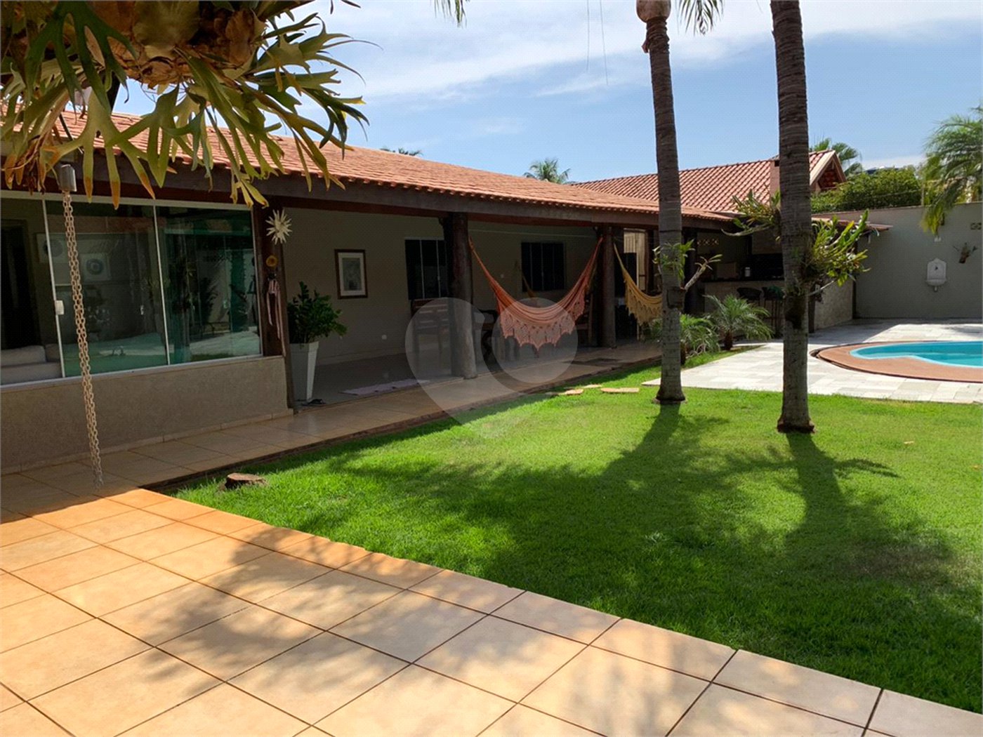 Casa à venda com 4 quartos, sendo 3 suítes, em Santos Dumont, Três Lagoas - MS