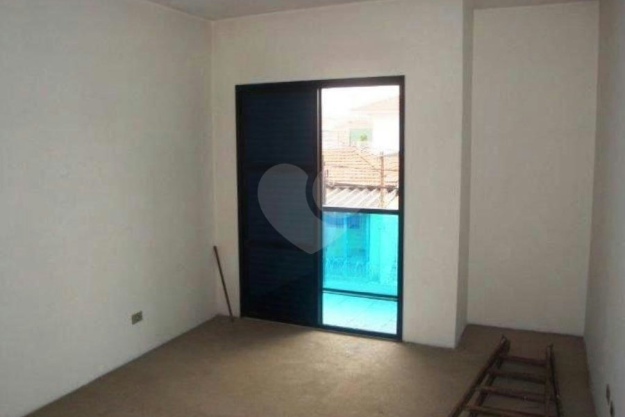Sobrado à venda com 3 quartos, sendo 1 suíte, em Vila Constança, São Paulo, SP