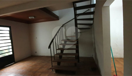 Sobrado à venda com 3 quartos em Várzea da Barra Funda, São Paulo, SP