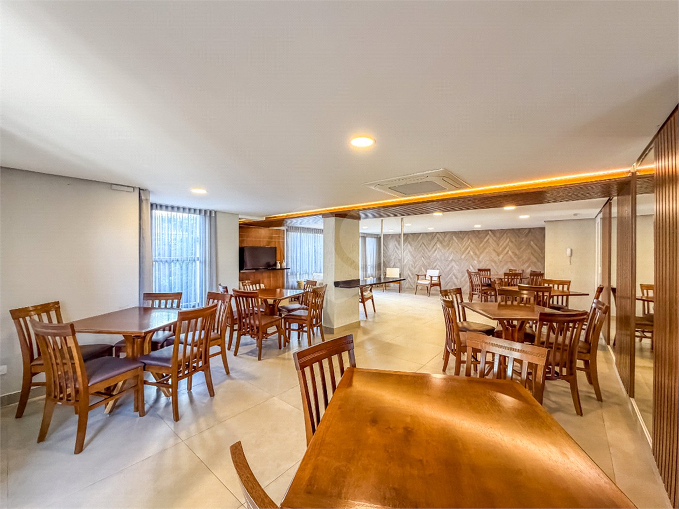 Apartamento à venda com 3 quartos, sendo 1 suíte, em Vila Mariana, São Paulo, SP