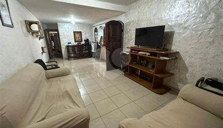 Sobrado à venda com 3 quartos, sendo 1 suíte,  em Jardim Prudência, São Paulo, SP