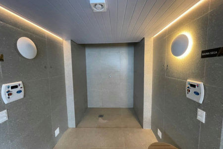 Apartamento 2 dormitórios (1 suíte), porteira fechada, 1 vaga demarcada, no José Menino, Santos