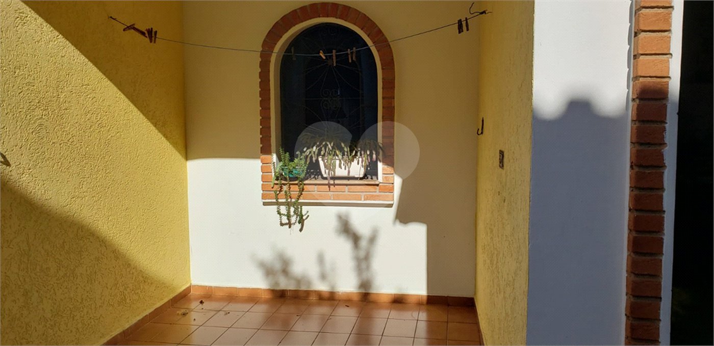 Sobrado à venda com 3 quartos, sendo 1 suíte, em Tremembé, São Paulo, SP