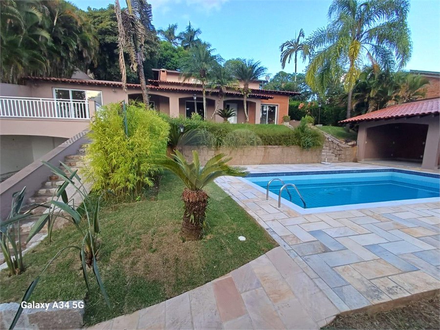 Casa à venda ou para alugar com 5 quartos, sendo 2 suítes, no condomínio Fazenda São Joaquim, Vinhedo - SP