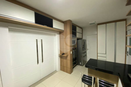 Casa à venda com 4 quartos, sendo 2 suítes, no condomínio Sunríse, São Paulo - SP