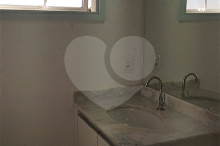 Casa para alugar com 3 quartos, sendo 1 suíte, no condomínio Vila Quinta dos Manacás, Vinhedo - SP